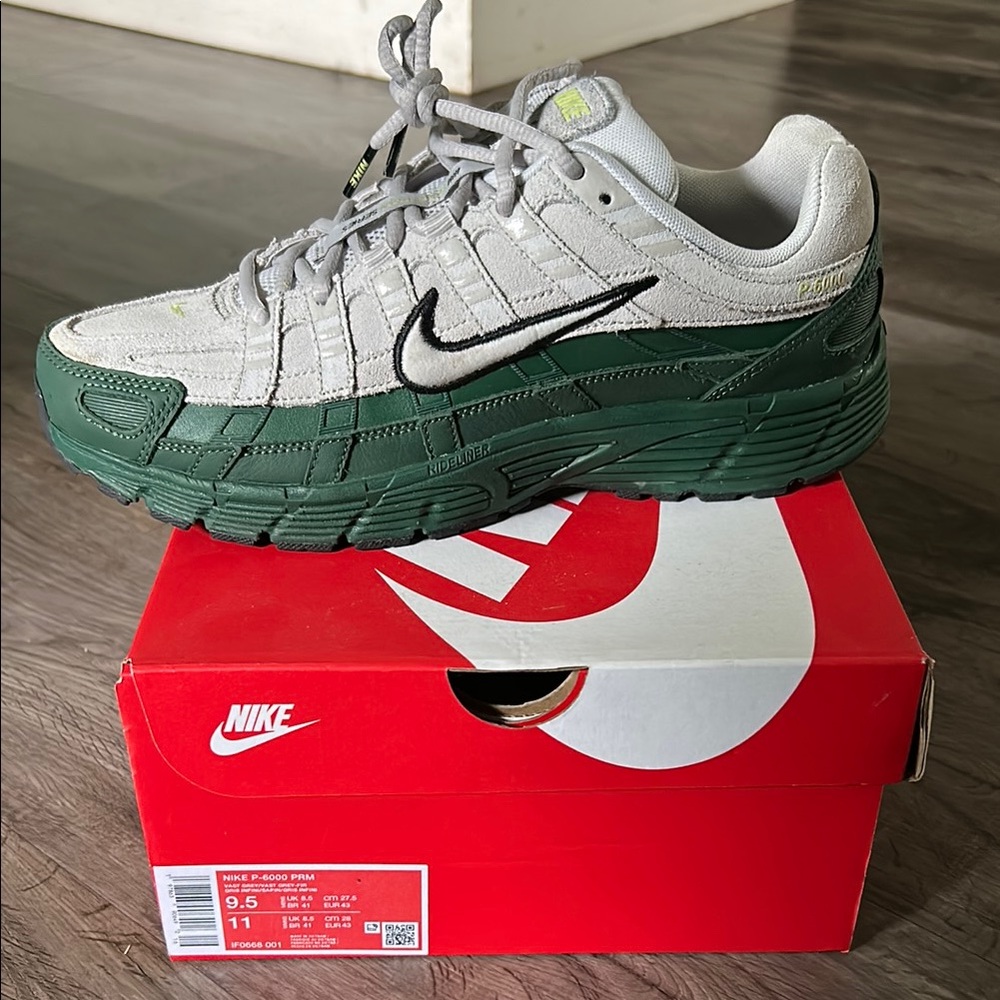 Nike Athletic Shoes in Green and Gray